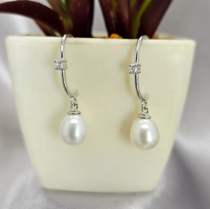 Large Hoops With Cubic Detail And Freshwater Pearls On End - Terciany 