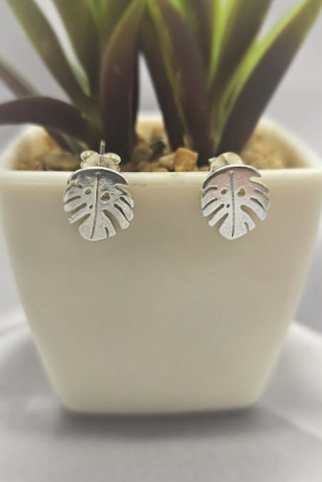 11x10 mm Giant leaf studs