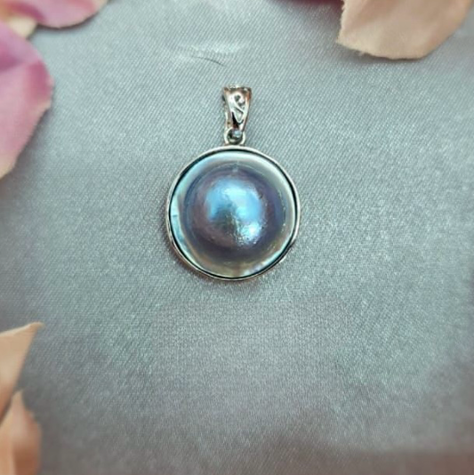 21mm Blue/Grey Blister mabe pearl pendant