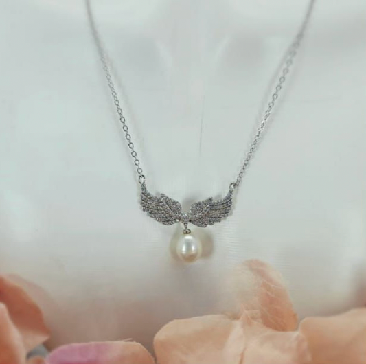 Sterling silver necklace with Angel wings and freshwater pearl