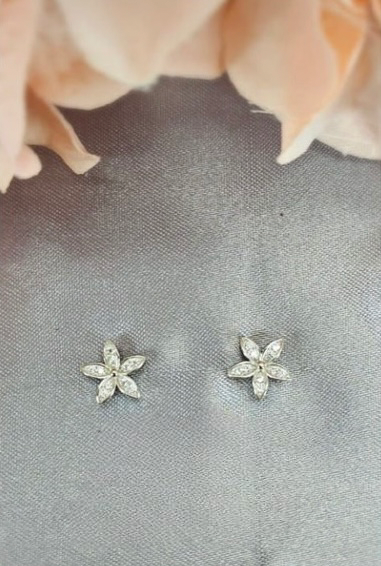 Sterling silver flower stud