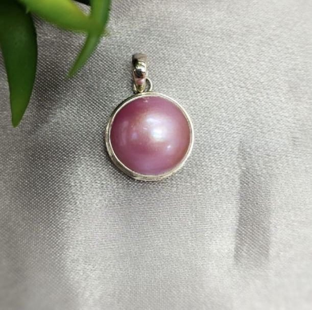 17Mm Pink Mabe Pearl Pendant