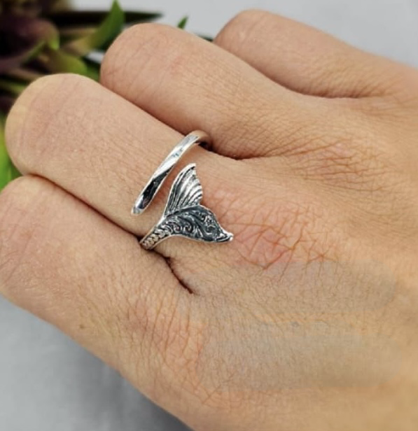 Whale tail open size ring