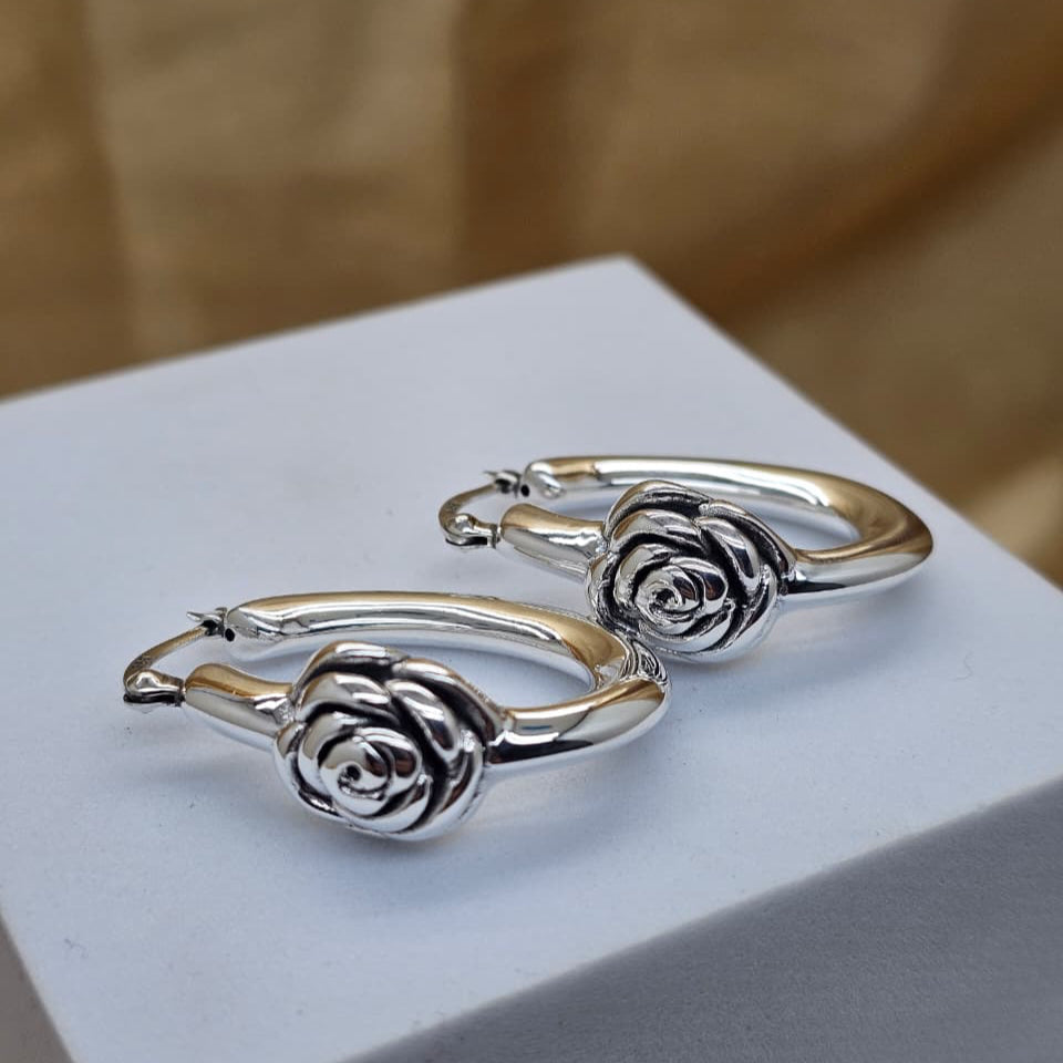 Rose detailed hoop earrings