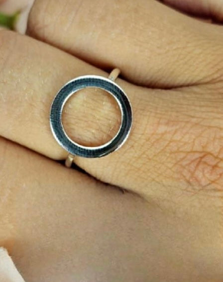 Sterling silver ring with silver circle on top