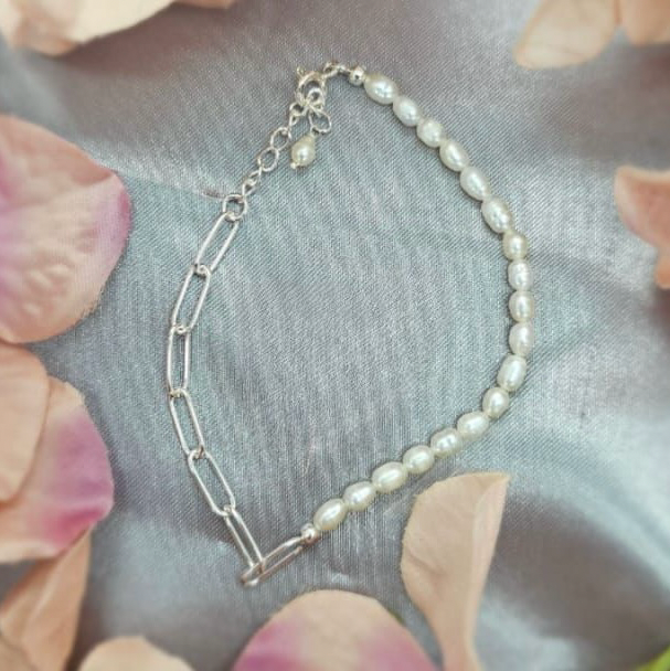 Freshwater Pearl Bracelet With Paperclip Chain