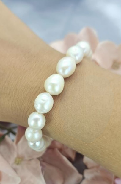 11mm white freshwater pearl bracelet