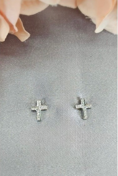 Cubic zirconia cross studs