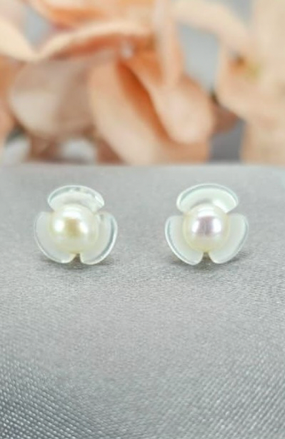 Mother of pearl flower stud with freshwater pearl inner