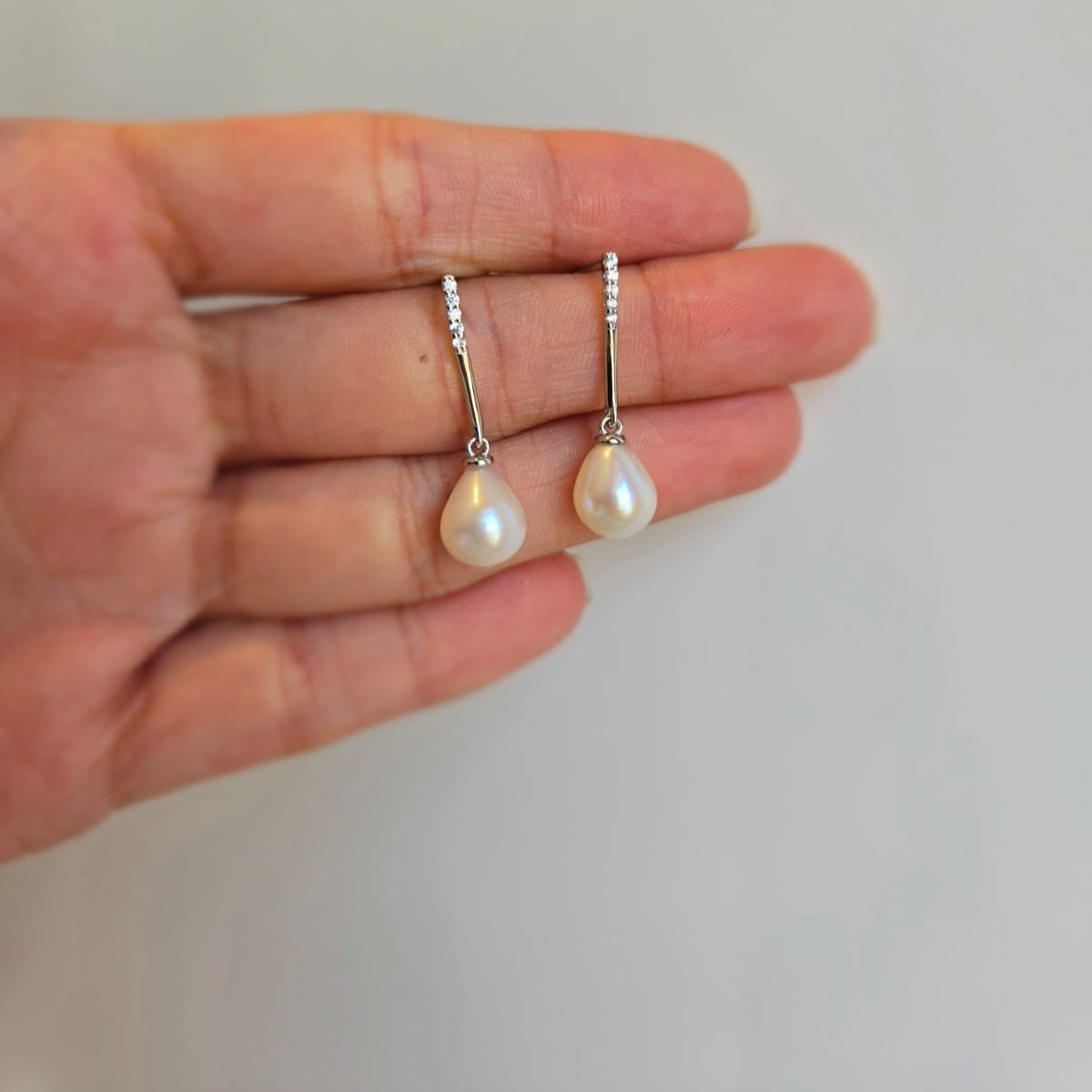 Sterling Silver Straight Line Pearl Earrings