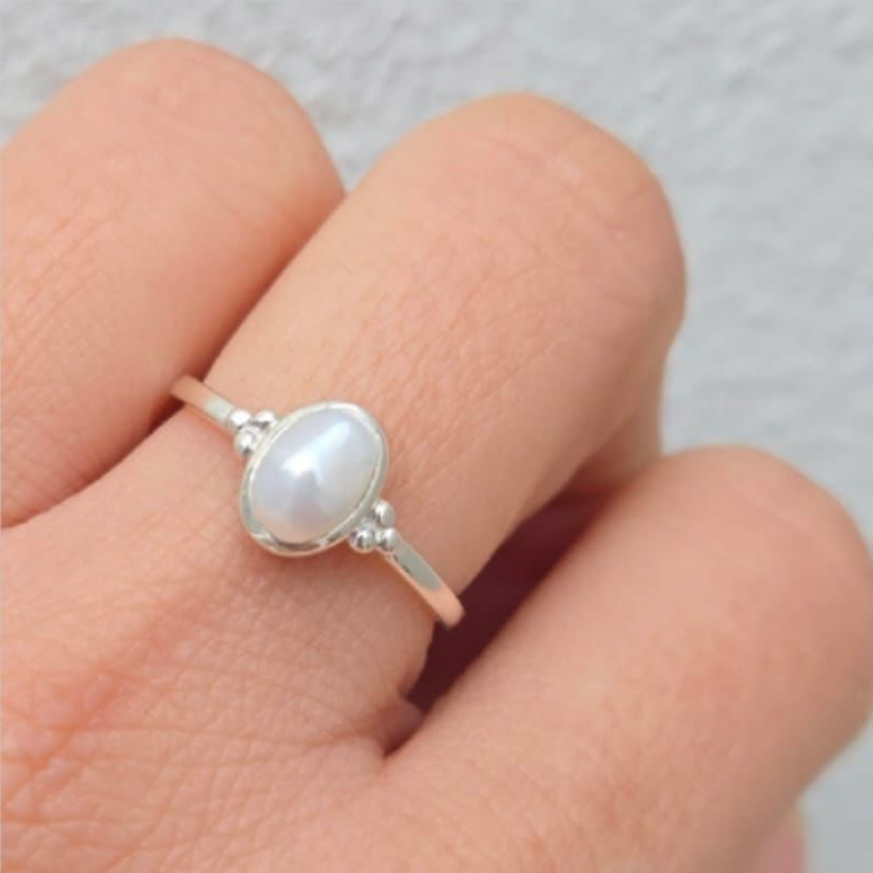 Oval Freshwater Pearl Ring