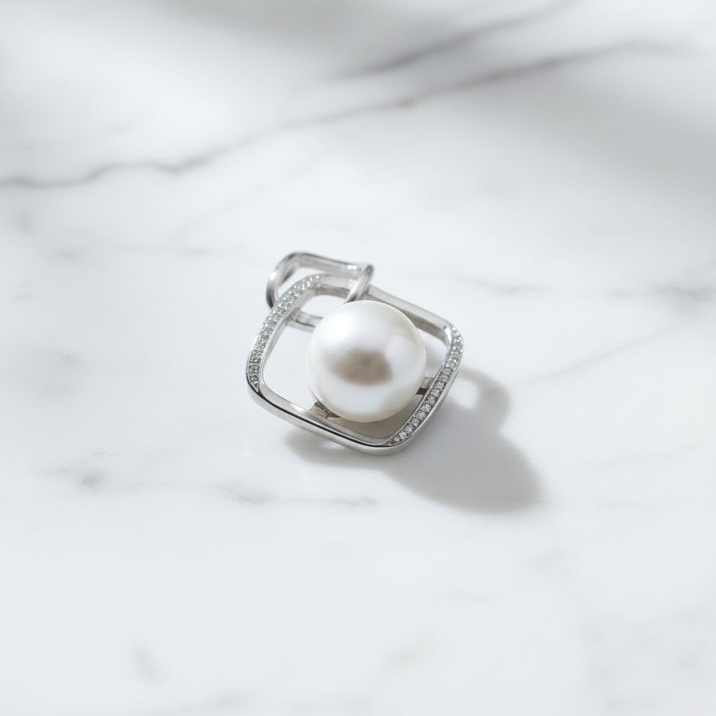 Double Interlinked Square Pearl Pendant - Terciany 
