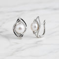 Stylish pearl stud earring