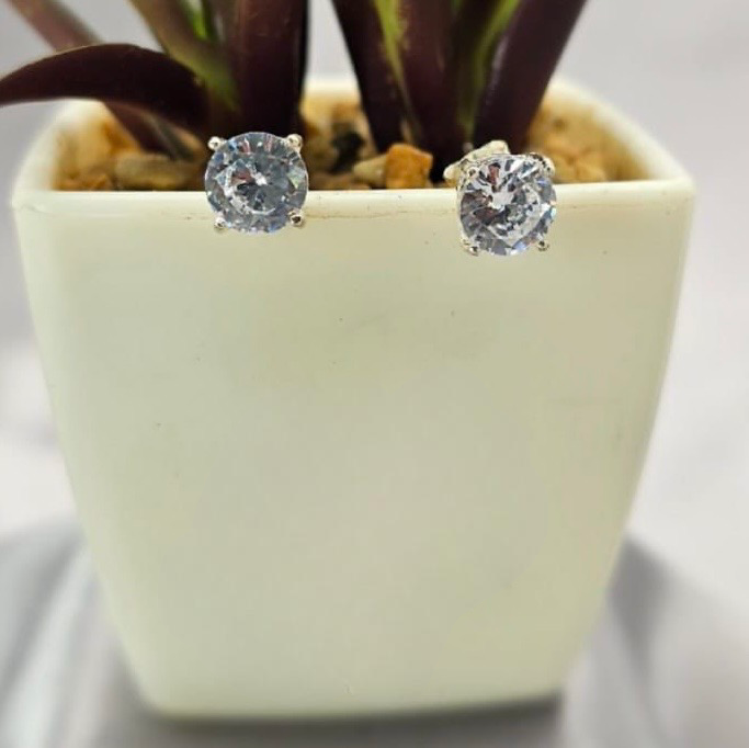 Cubic zirconia studs