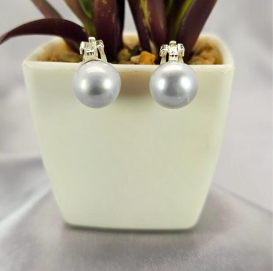 Grey freshwater pearl stud earring