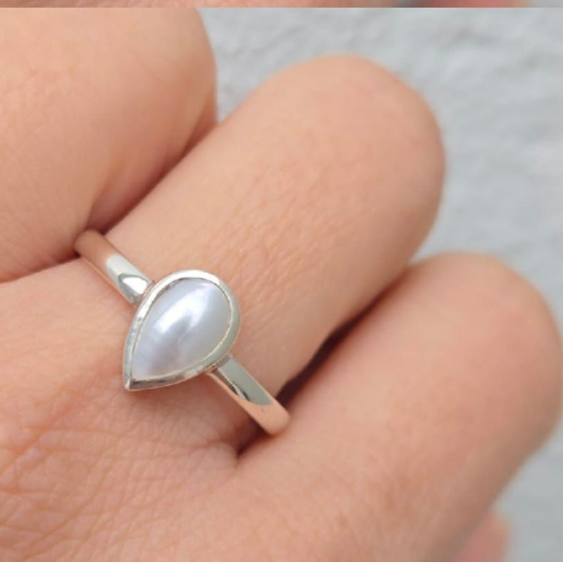 Teardrop Pearl Ring