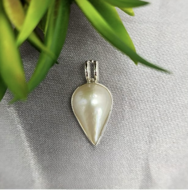 15X23 Mm Teardrop Mabe Pearl Set In Sterling Silver