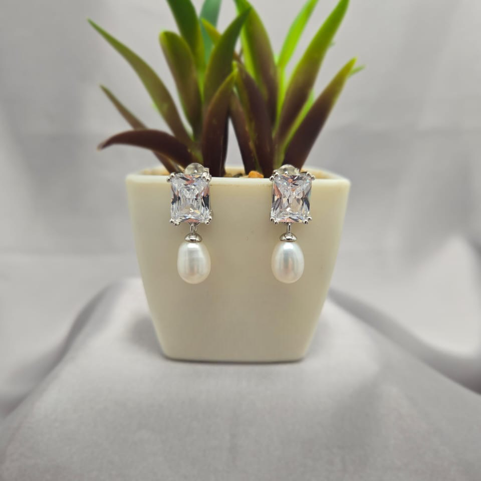 Square Cubic Pavé Detail With Hanging Pearls - Terciany 