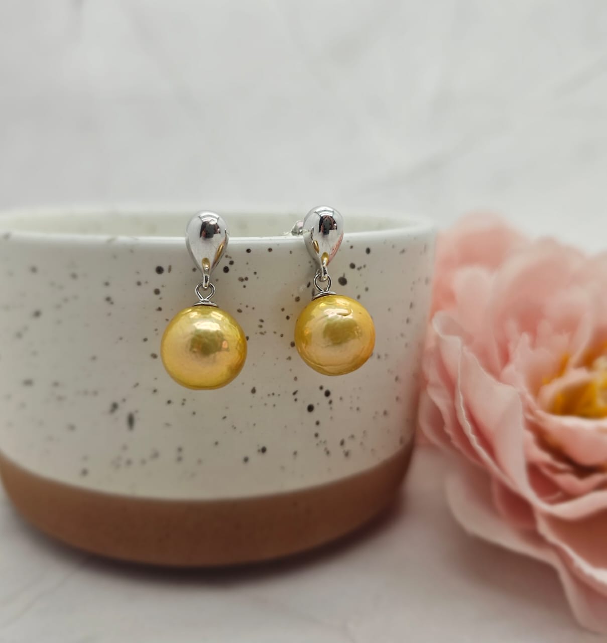 12Mm Gold/Yellow Pearl Drop Earrings