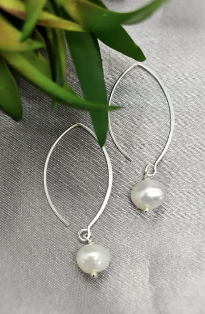 Pretty 9mm drops with pretty tiny freshwater pearl