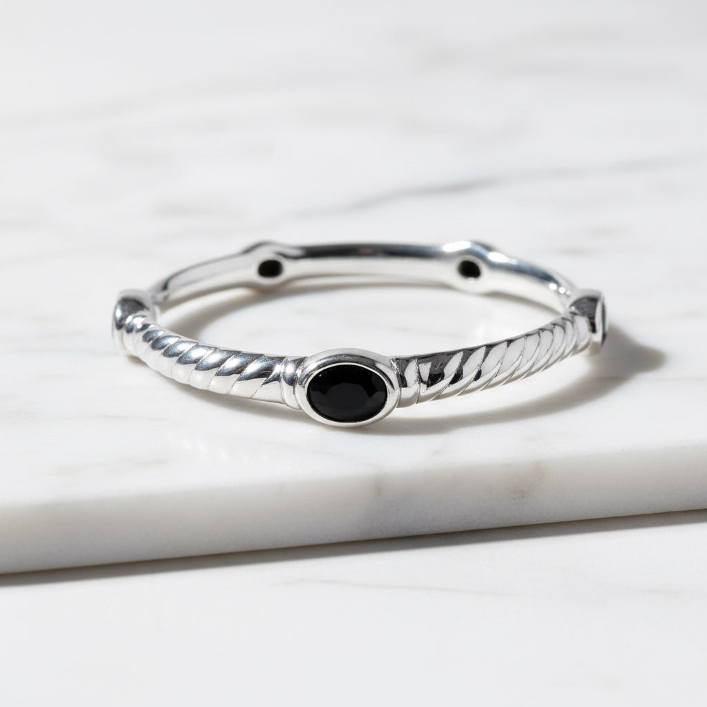 8x70 mm Bangle with Black stones