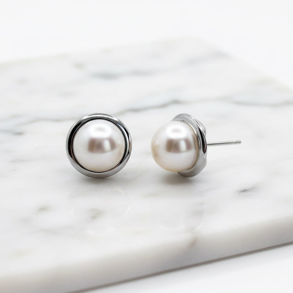 Sterling Silver Stud Earring With Beautiful Freshwater Pearl