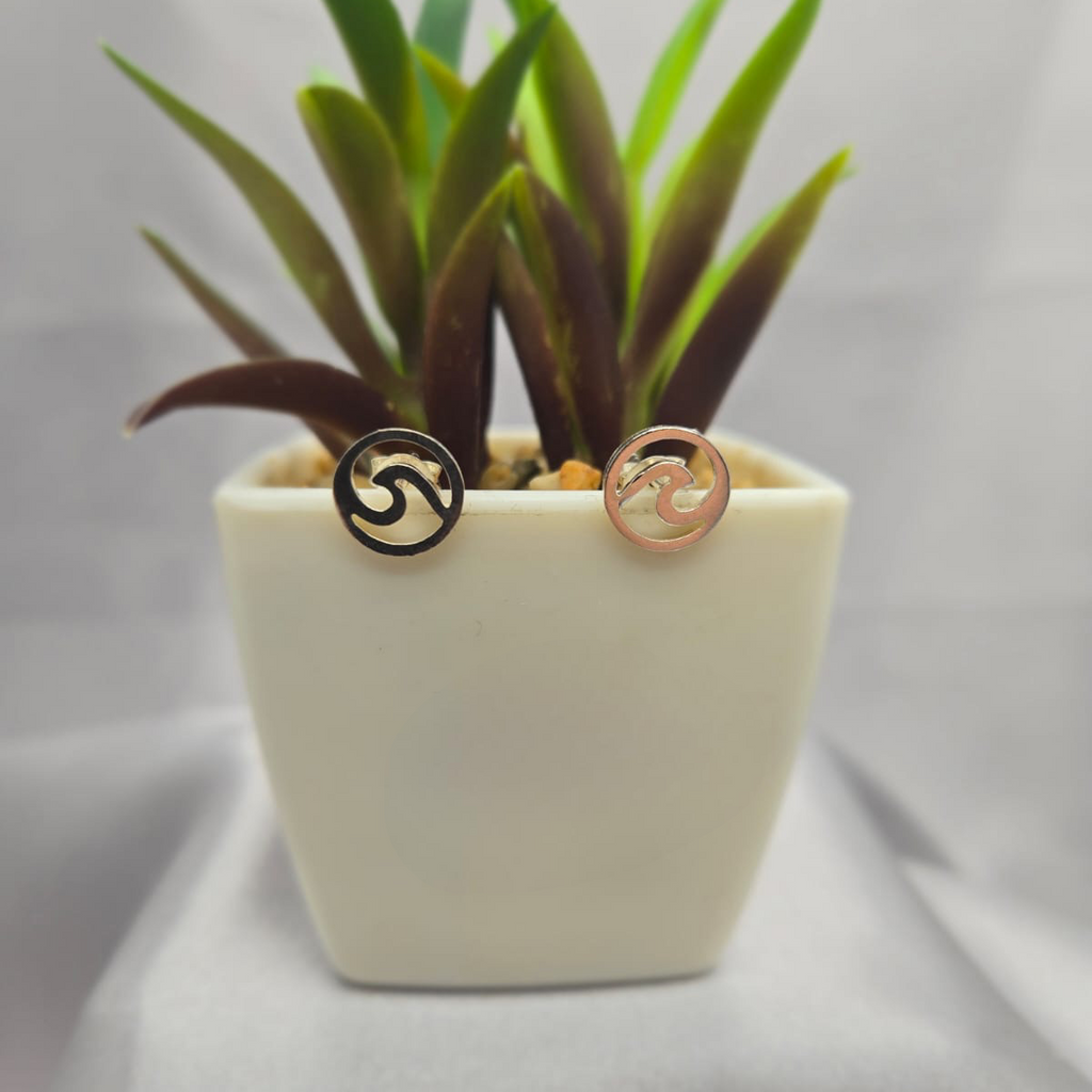 Sea Wave In Circle Stud Earrings