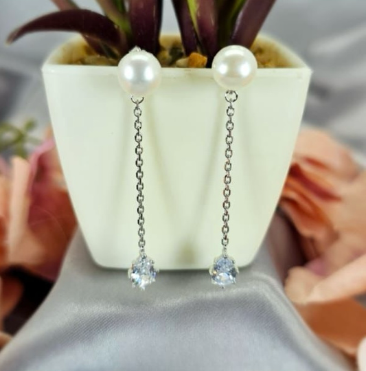 Freshwater pearls with separate chain with cubic that can be used with the pearl stud