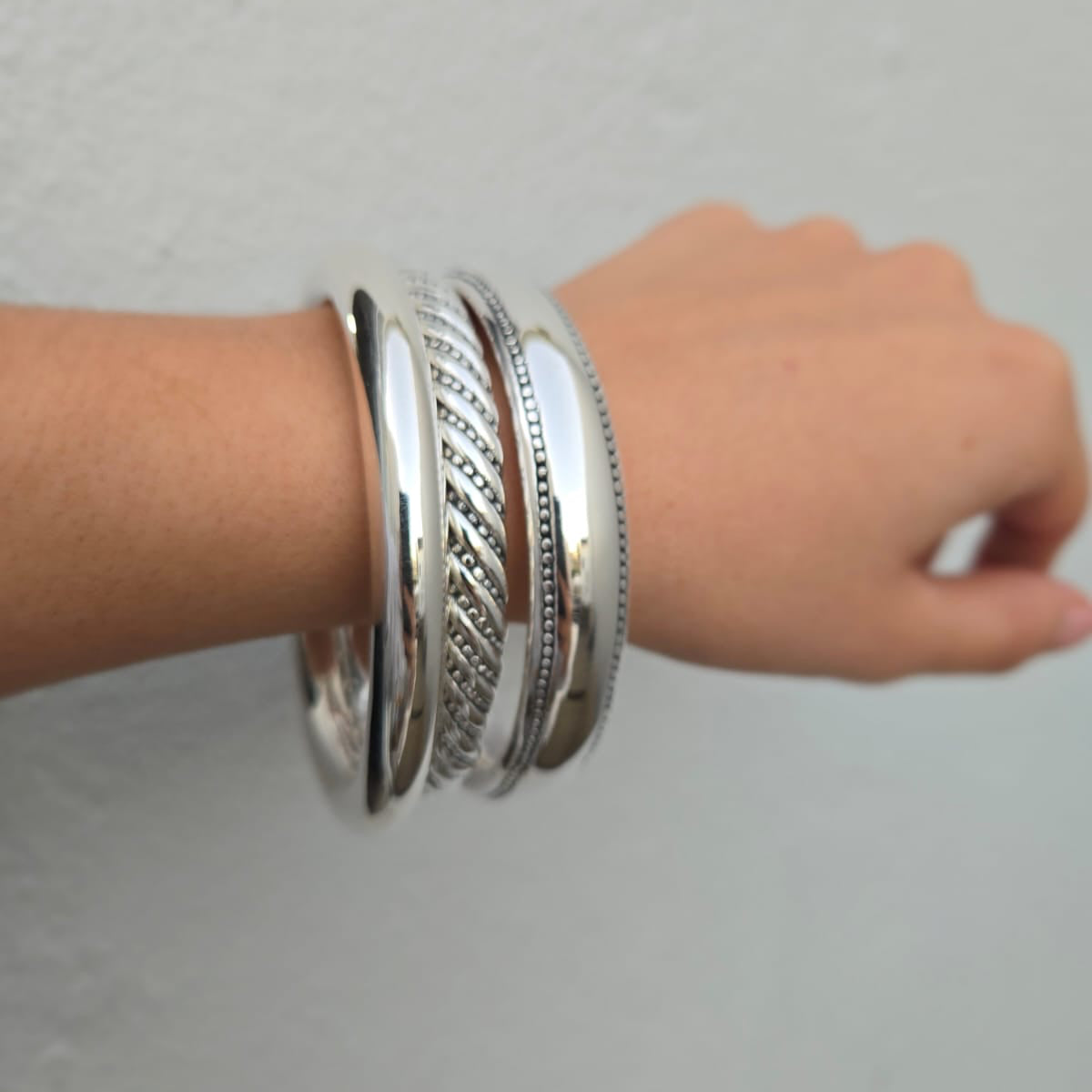 Smooth Chunky 9mm Bangle - Terciany 