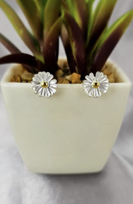 Sterling silver daisy studs