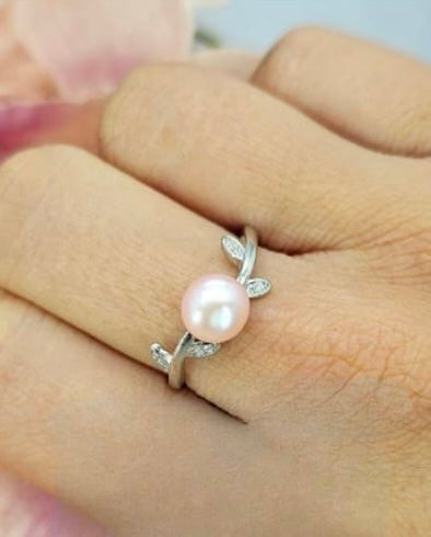 Adjustable pink freshwater pearl ring