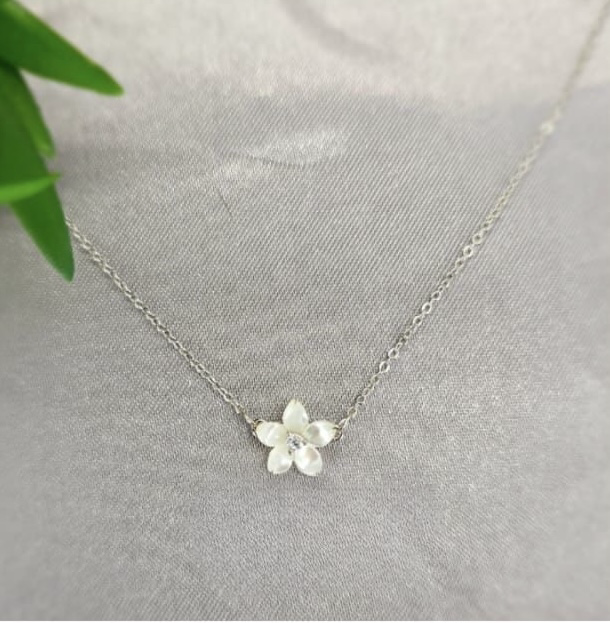 Mother Of Pearl Flower Necklace