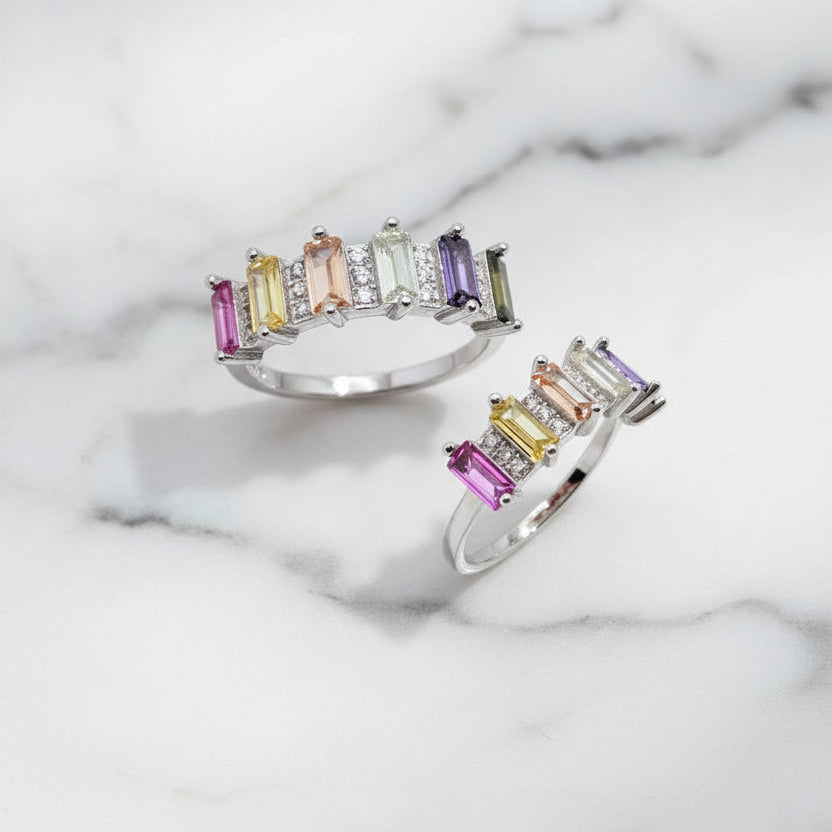 Ring with different coloured rectangular stones