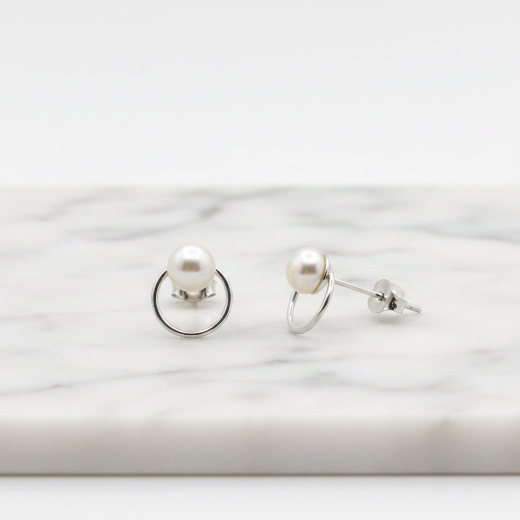 Pearl And Circle Stud