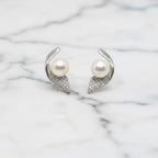 Freshwater Pearl In Bling Leaf Earring - Terciany 
