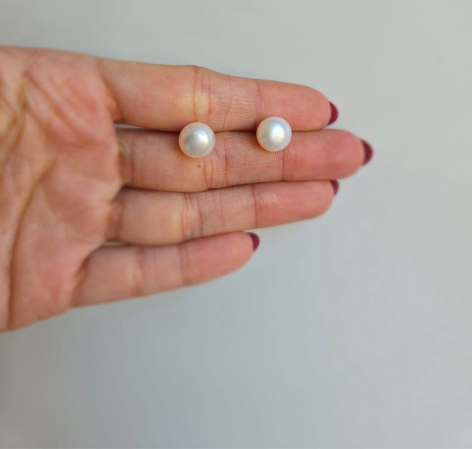 9-9.5 mm freshwater pearl stud earrings
