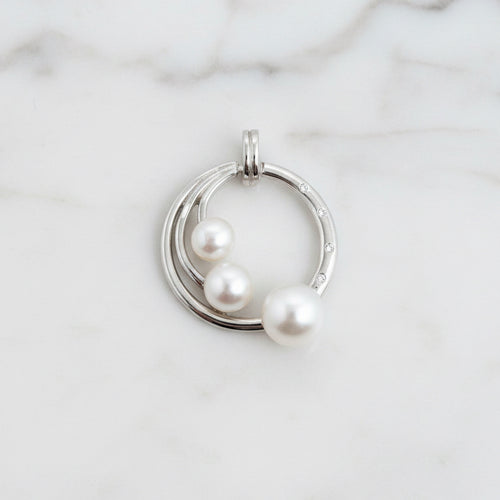 Circle pendant with three beautiful pearls - Terciany 
