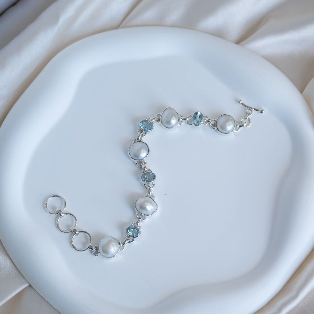 Blue Topaz and freshwater pearl Bracelet