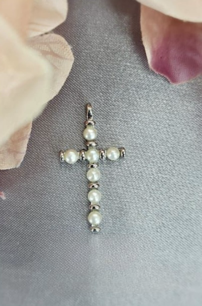 Freshwater pearl cross pendant on chain