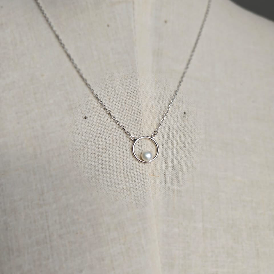 Sterling Silver Necklace With Round Circle Detail And Freshwater Pearl