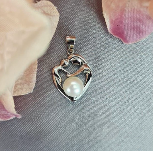 Mother and daughter pendant with freshwater pearl in centre of heart