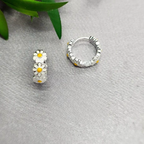 Very Cute 15Mm Daisy Huggie Earrings - Terciany 