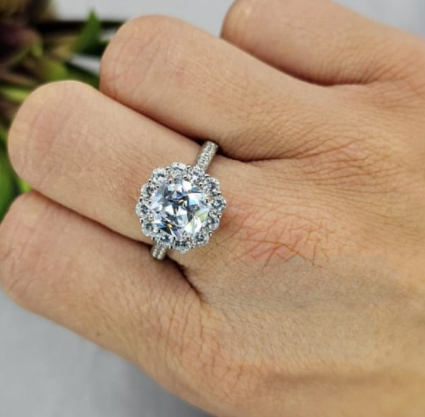 Flower cubic zirconia ring