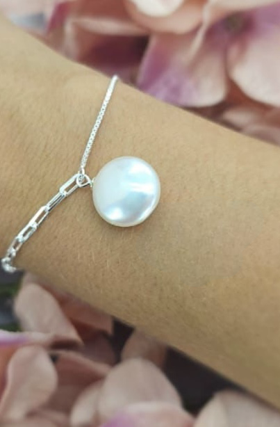 Coin pearl on Double detailed bracelet