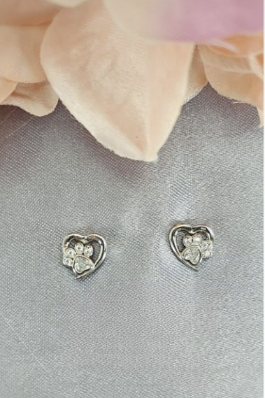 Beautiful heart studs with pavé detailed dog paws