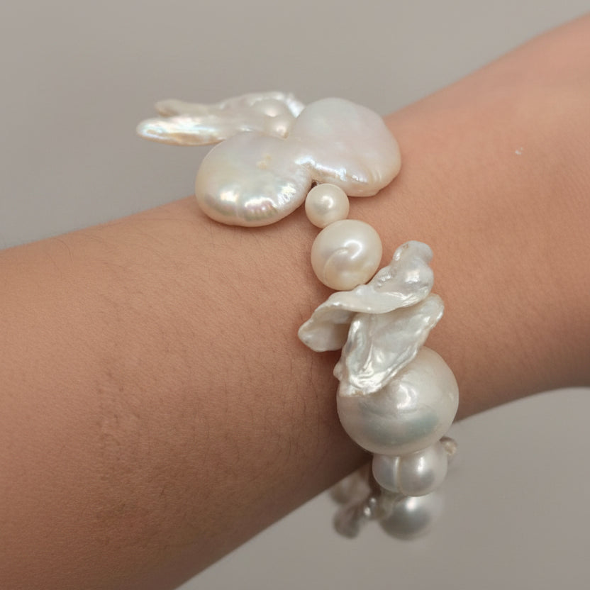 Stunning statement pearl Bracelet