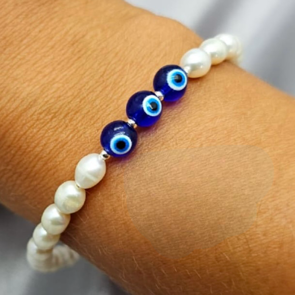 Freshwater Pearl Bracelet With Evil Eye Inserts