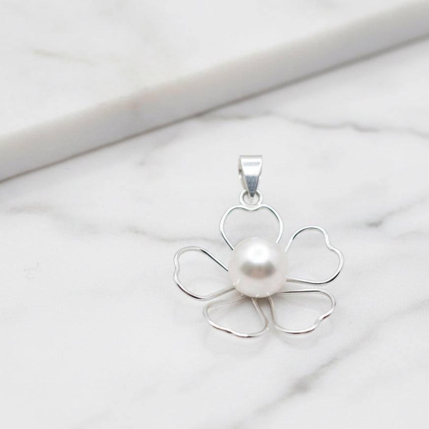 Beautiful Flower pendant With Freshwater Pearl Centre - Terciany 