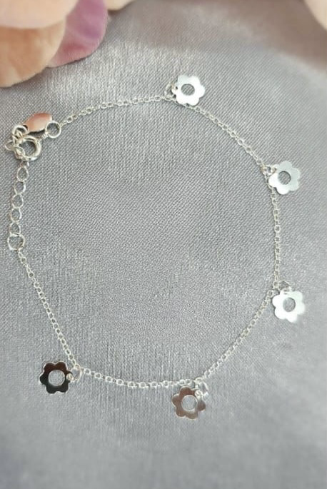 Daisy bracelet