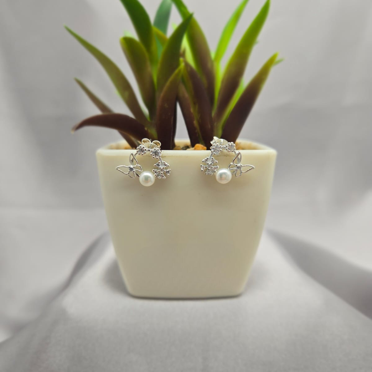 Butterfly flower pearls studs